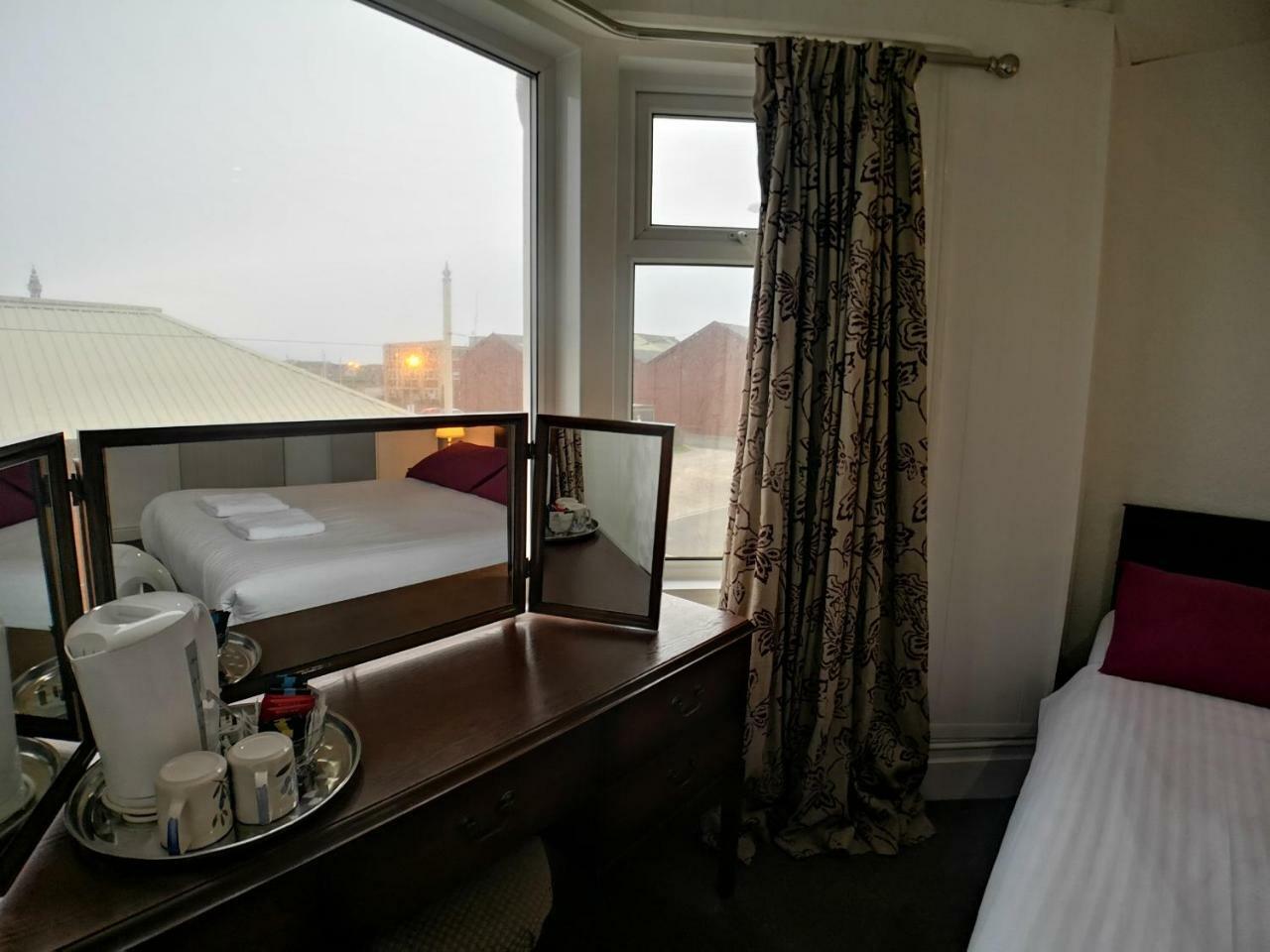 בלקפול The Hopton Hotel מראה חיצוני תמונה